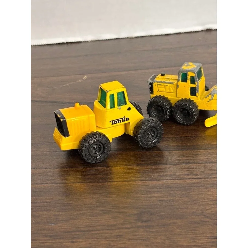 Vintage Tonka Diecast Construction Set 1992 Loader 1994 Grader Yellow Miniatures